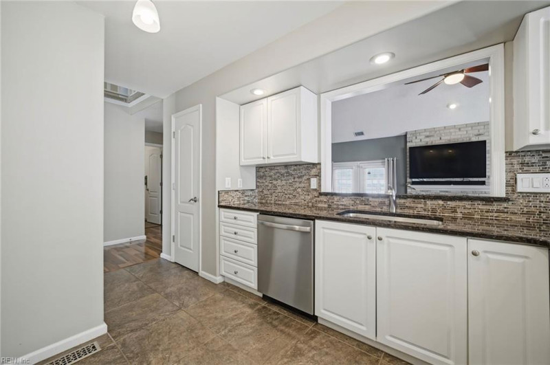 Photo 9 of 50 residential for sale in Virginia Beach virginia
