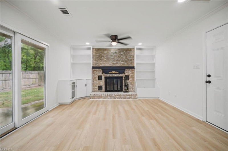 Photo 10 of 31 residential for sale in Virginia Beach virginia