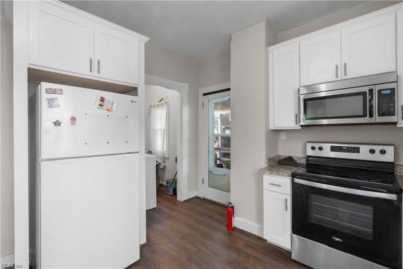 Photo 10 of 41 residential for sale in Portsmouth virginia