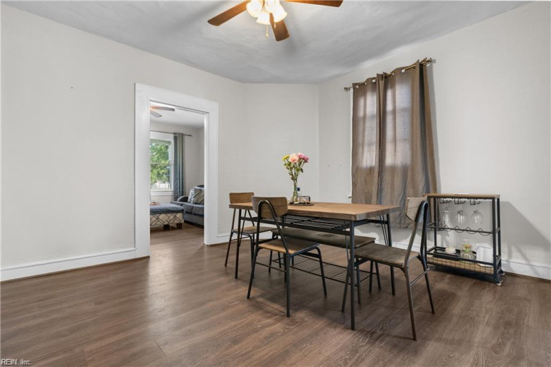 Photo 11 of 41 residential for sale in Portsmouth virginia