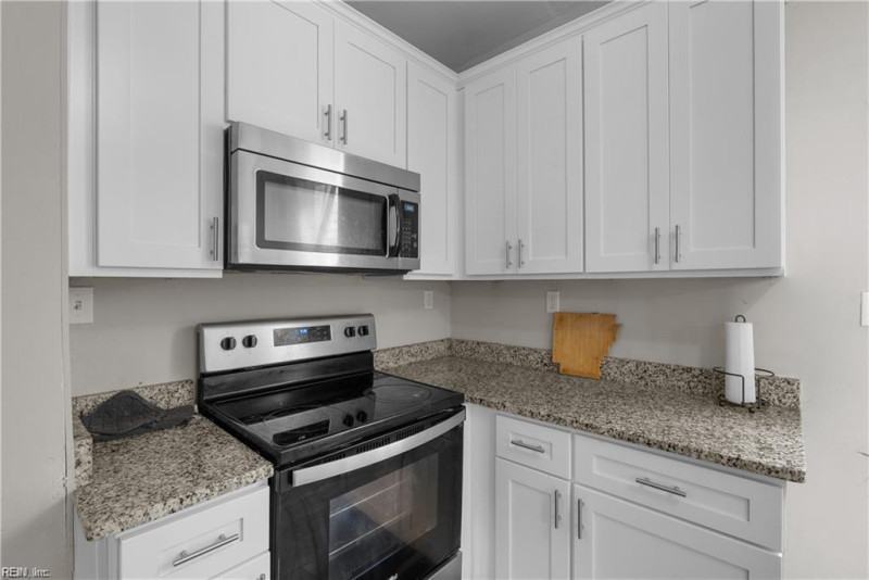 Photo 15 of 41 residential for sale in Portsmouth virginia