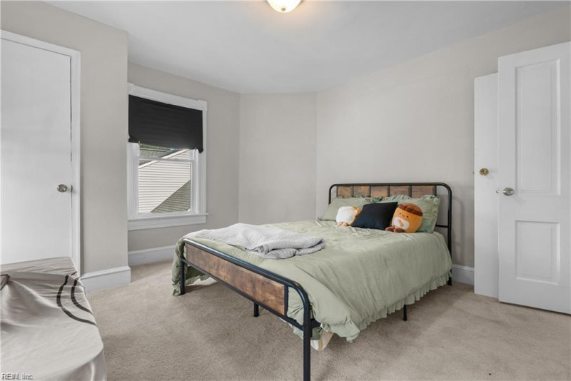 Photo 23 of 41 residential for sale in Portsmouth virginia