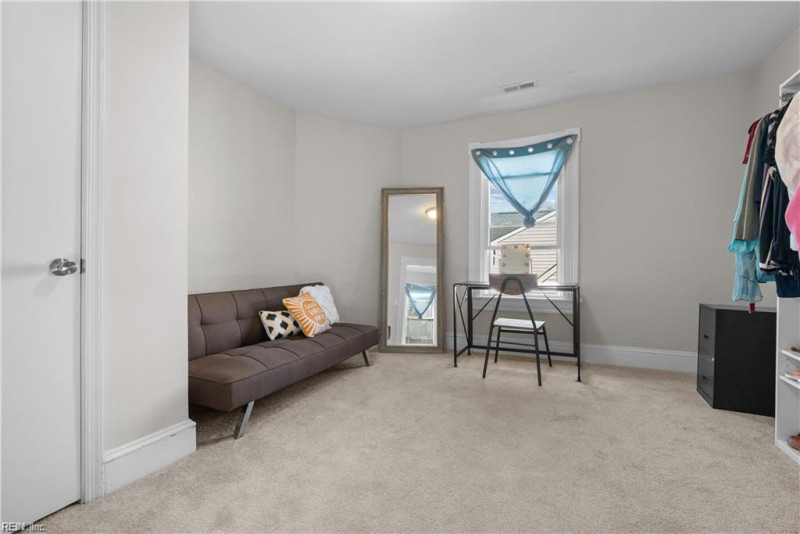 Photo 25 of 41 residential for sale in Portsmouth virginia