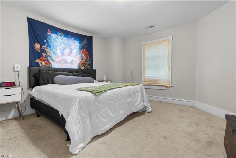 Photo 28 of 41 residential for sale in Portsmouth virginia