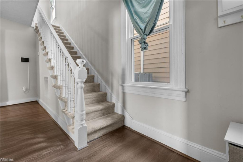 Photo 3 of 41 residential for sale in Portsmouth virginia