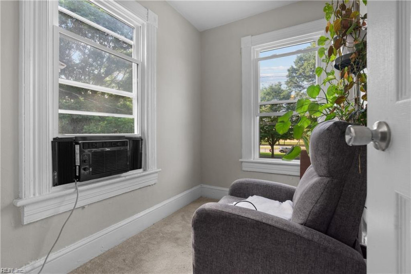 Photo 31 of 41 residential for sale in Portsmouth virginia