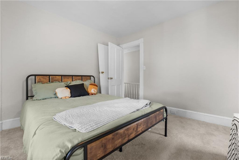 Photo 33 of 41 residential for sale in Portsmouth virginia