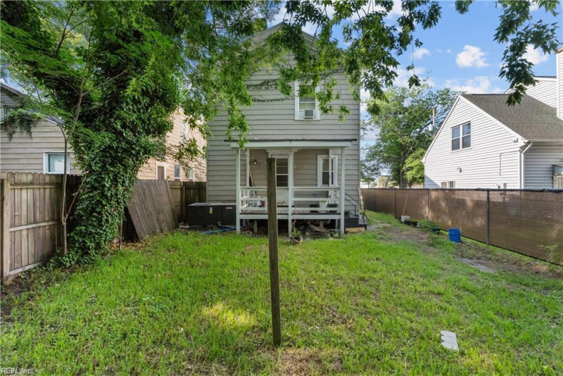 Photo 37 of 41 residential for sale in Portsmouth virginia