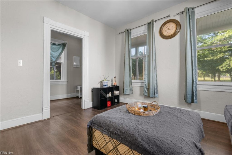 Photo 5 of 41 residential for sale in Portsmouth virginia
