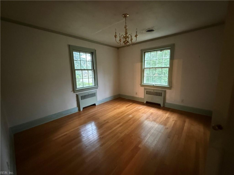 Photo 10 of 17 residential for sale in Portsmouth virginia