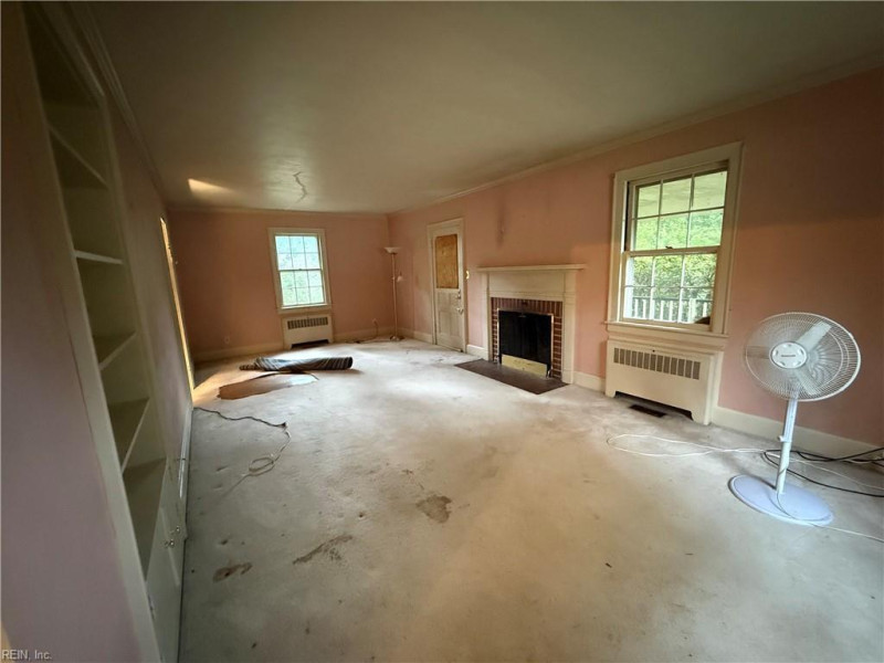 Photo 5 of 17 residential for sale in Portsmouth virginia