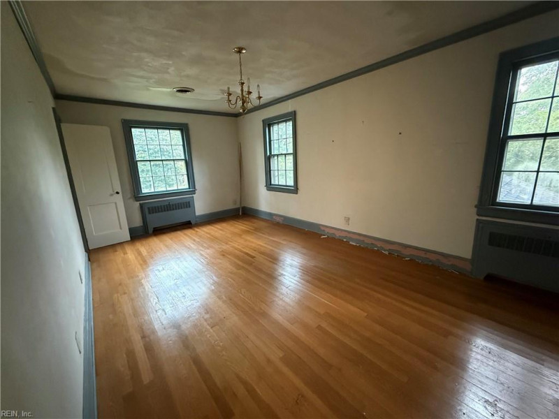 Photo 9 of 17 residential for sale in Portsmouth virginia