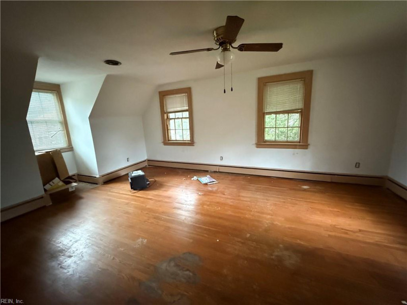 Photo 10 of 16 residential for sale in Portsmouth virginia