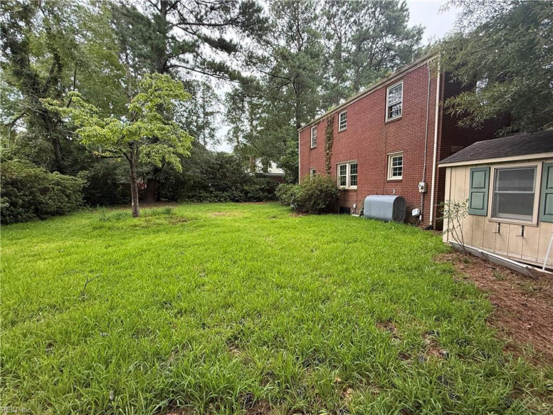 Photo 13 of 16 residential for sale in Portsmouth virginia