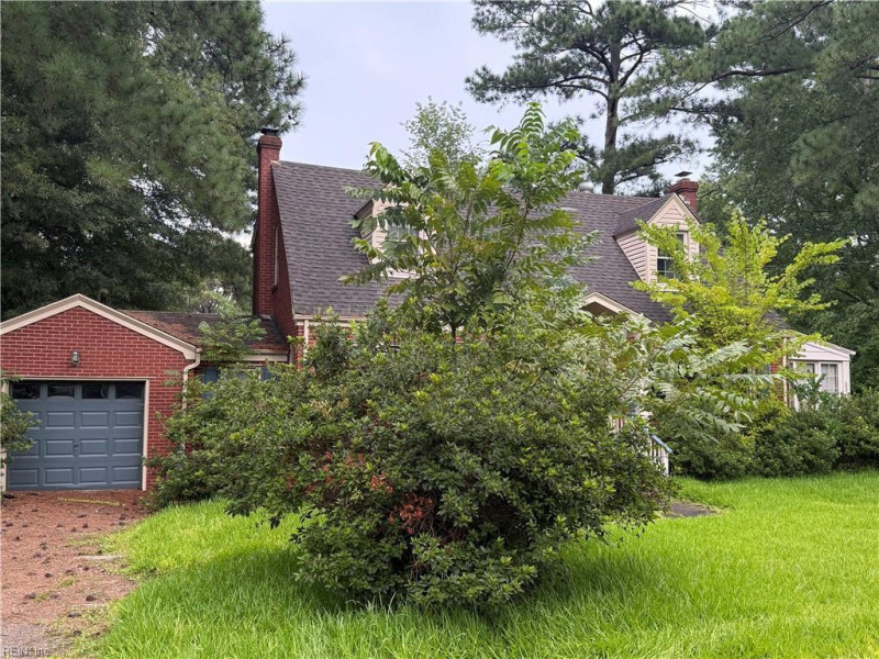 Photo 3 of 16 residential for sale in Portsmouth virginia