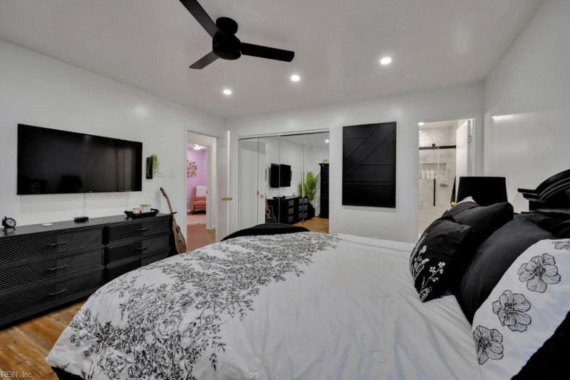 Photo 17 of 32 residential for sale in Virginia Beach virginia
