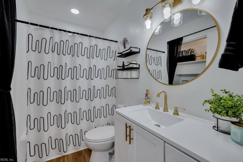 Photo 23 of 32 residential for sale in Virginia Beach virginia