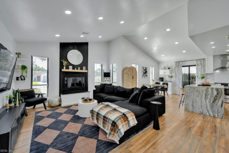 Photo 9 of 32 residential for sale in Virginia Beach virginia