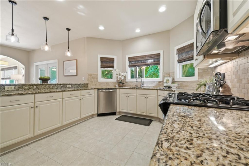 Photo 12 of 50 residential for sale in Virginia Beach virginia