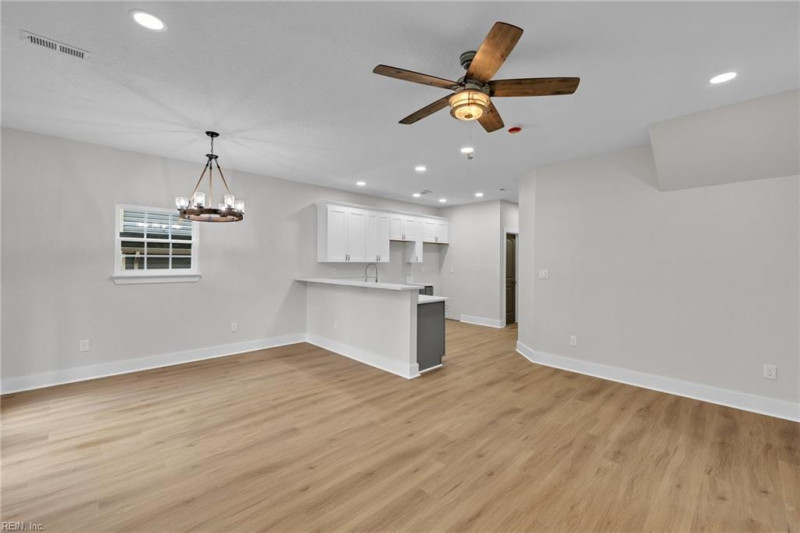 Photo 16 of 36 residential for sale in Suffolk virginia