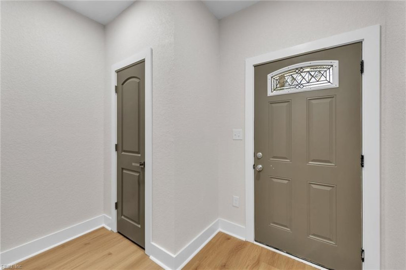 Photo 3 of 36 residential for sale in Suffolk virginia