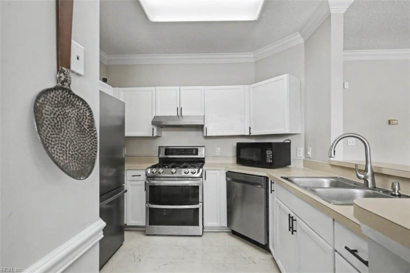 Photo 11 of 26 residential for sale in Newport News virginia