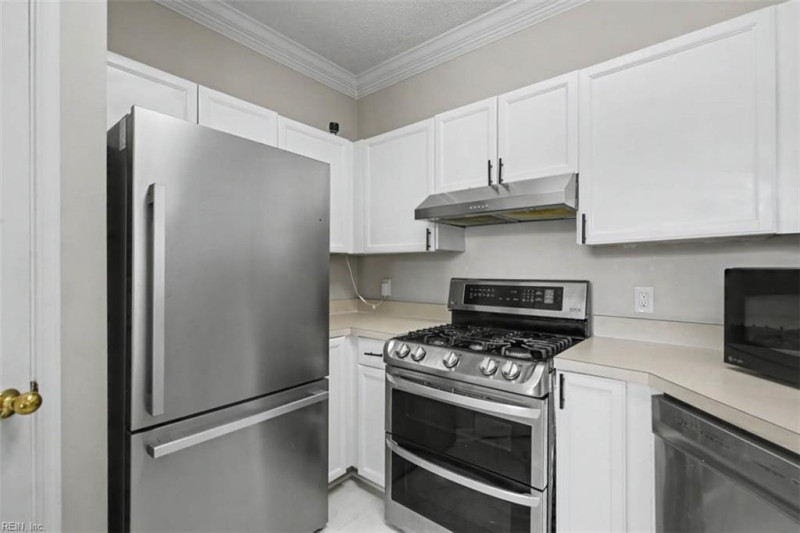 Photo 13 of 26 residential for sale in Newport News virginia