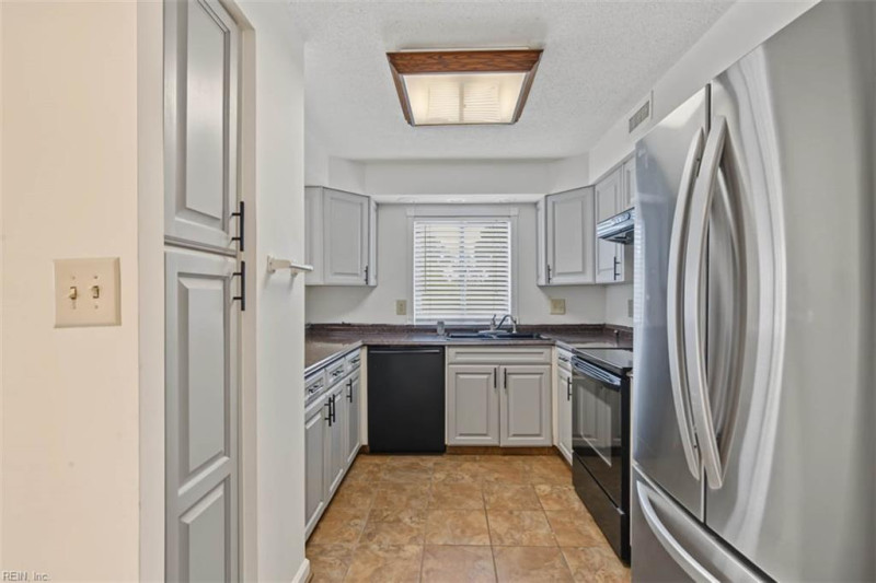 Photo 18 of 47 residential for sale in Newport News virginia