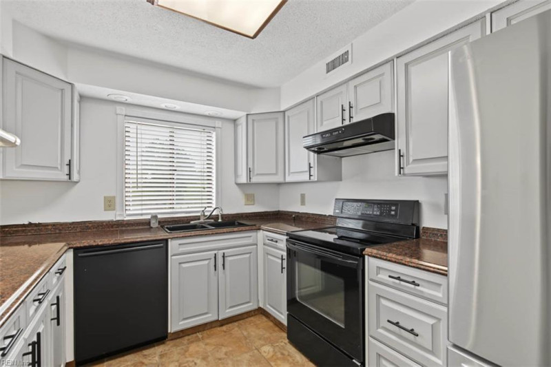 Photo 19 of 47 residential for sale in Newport News virginia