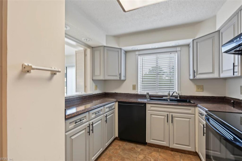 Photo 20 of 47 residential for sale in Newport News virginia