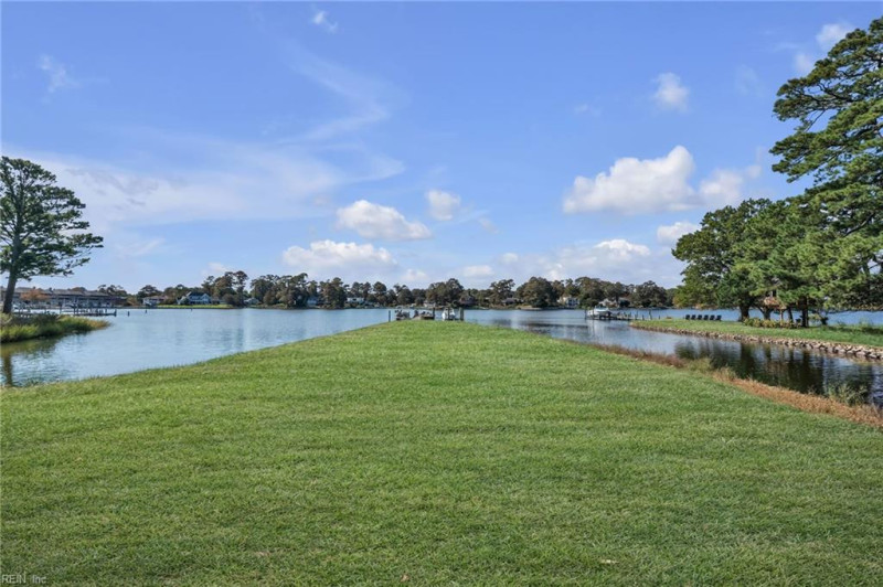 Photo 11 of 39 residential for sale in Virginia Beach virginia