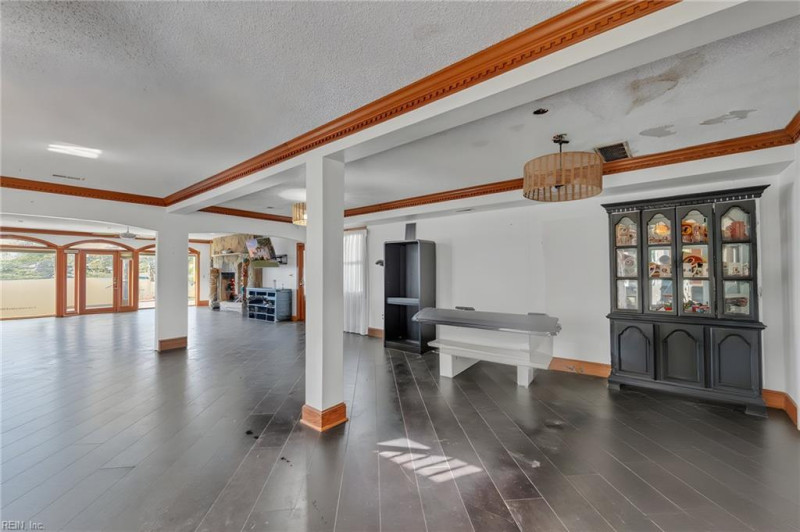 Photo 13 of 39 residential for sale in Virginia Beach virginia