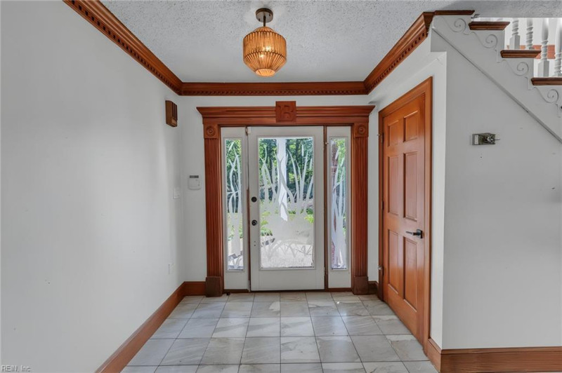 Photo 14 of 39 residential for sale in Virginia Beach virginia