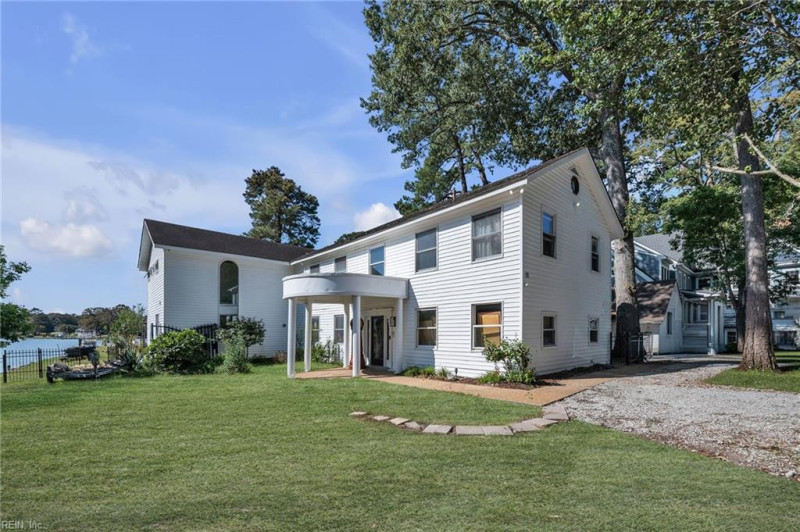 Photo 3 of 39 residential for sale in Virginia Beach virginia