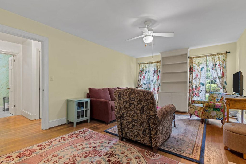 Photo 10 of 44 residential for sale in Franklin virginia