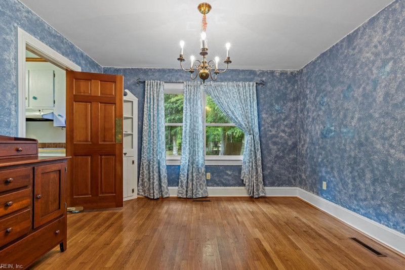 Photo 13 of 44 residential for sale in Franklin virginia