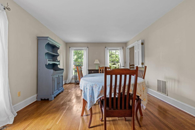 Photo 8 of 44 residential for sale in Franklin virginia
