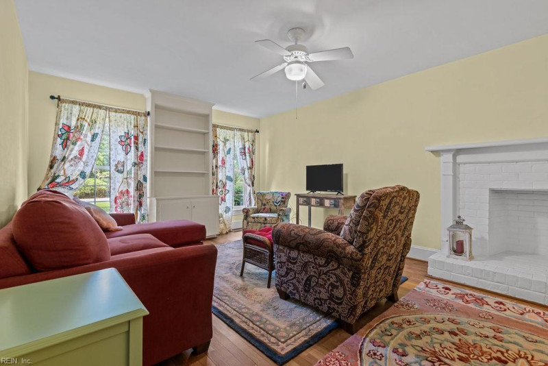 Photo 9 of 44 residential for sale in Franklin virginia