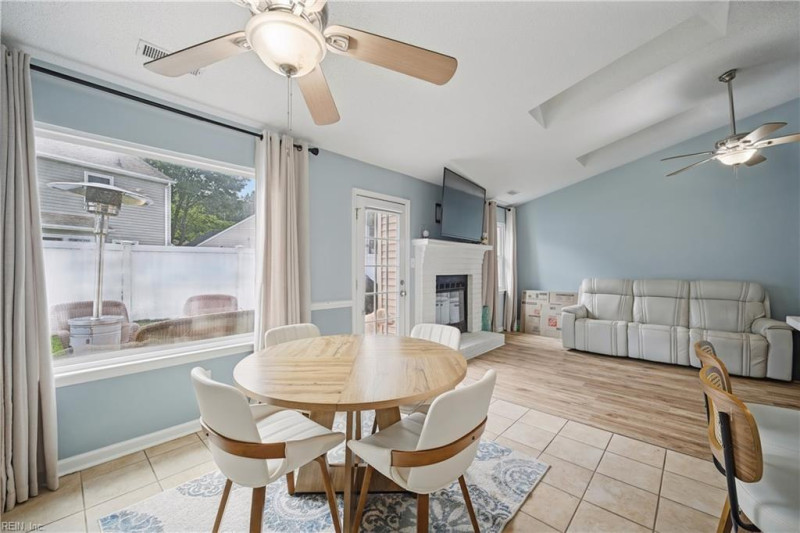 Photo 11 of 34 residential for sale in Virginia Beach virginia