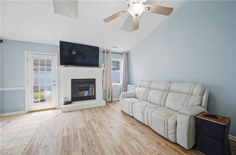 Photo 6 of 34 residential for sale in Virginia Beach virginia