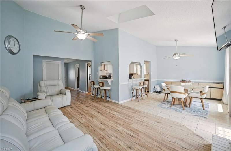 Photo 8 of 34 residential for sale in Virginia Beach virginia