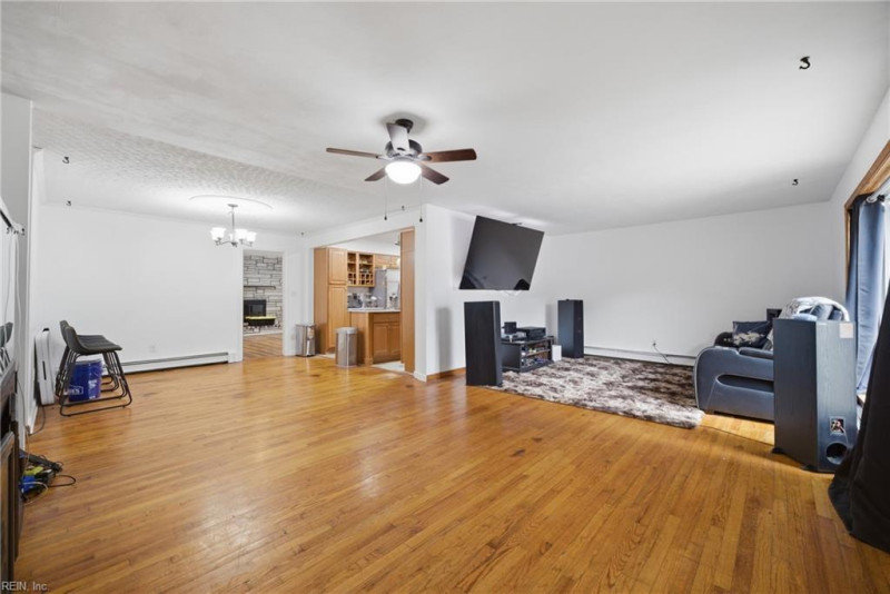 Photo 6 of 50 residential for sale in Hampton virginia