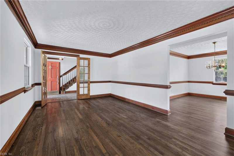 Photo 5 of 39 residential for sale in Virginia Beach virginia
