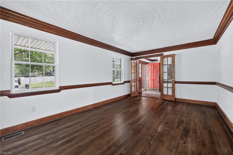Photo 6 of 39 residential for sale in Virginia Beach virginia