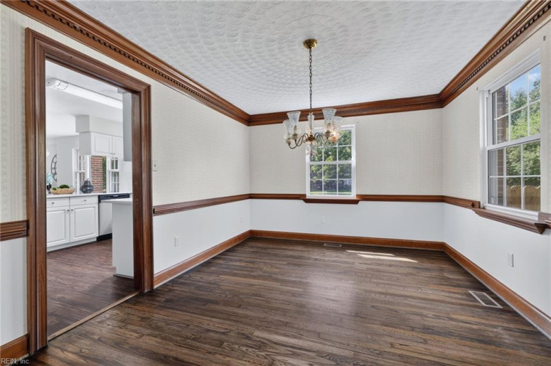Photo 7 of 39 residential for sale in Virginia Beach virginia