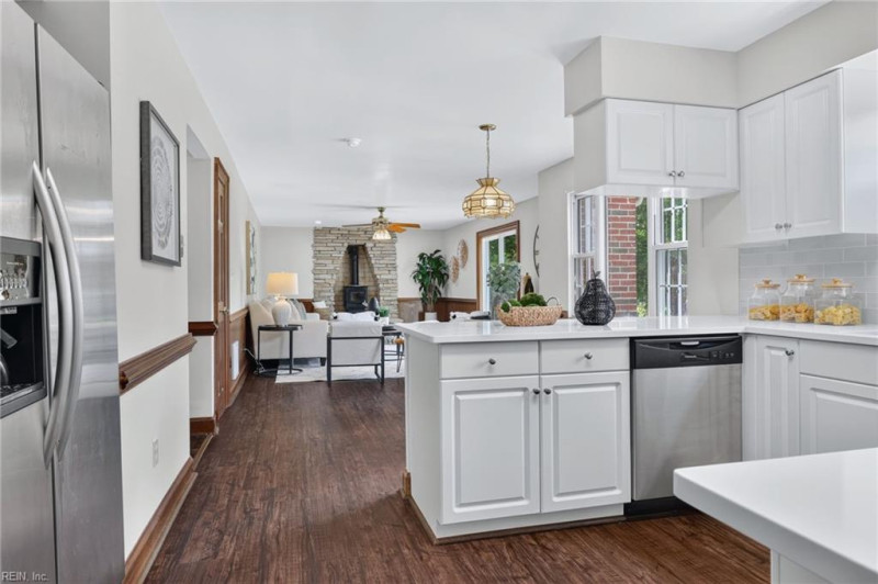 Photo 9 of 39 residential for sale in Virginia Beach virginia