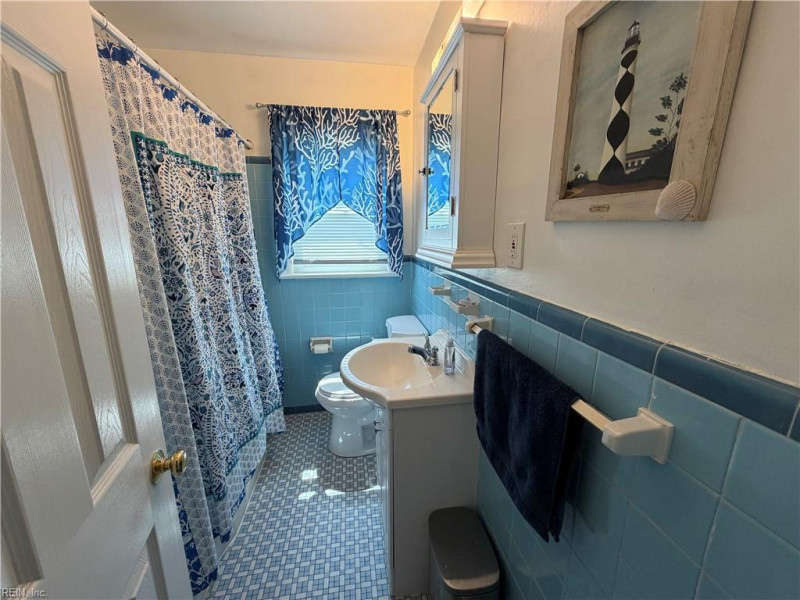 Photo 15 of 31 residential for sale in Portsmouth virginia
