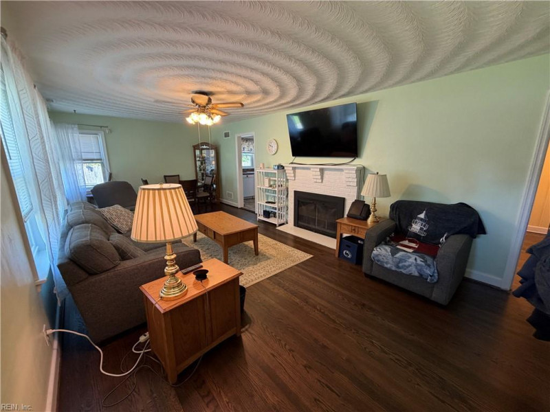 Photo 5 of 31 residential for sale in Portsmouth virginia
