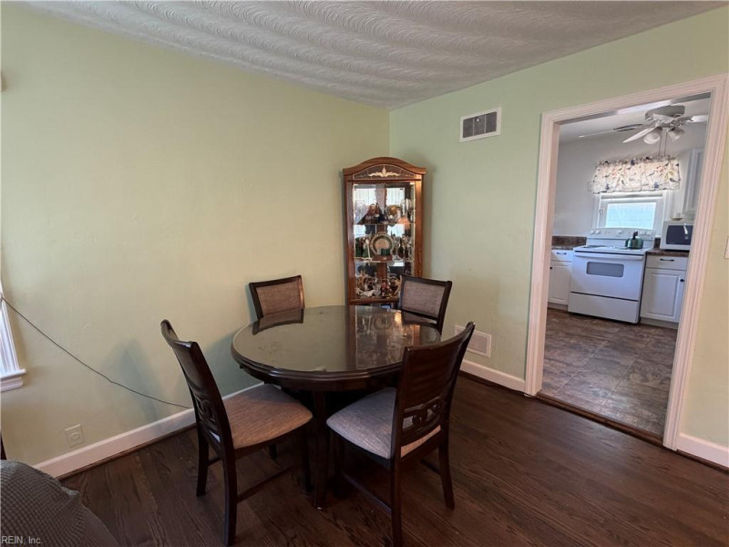 Photo 7 of 31 residential for sale in Portsmouth virginia