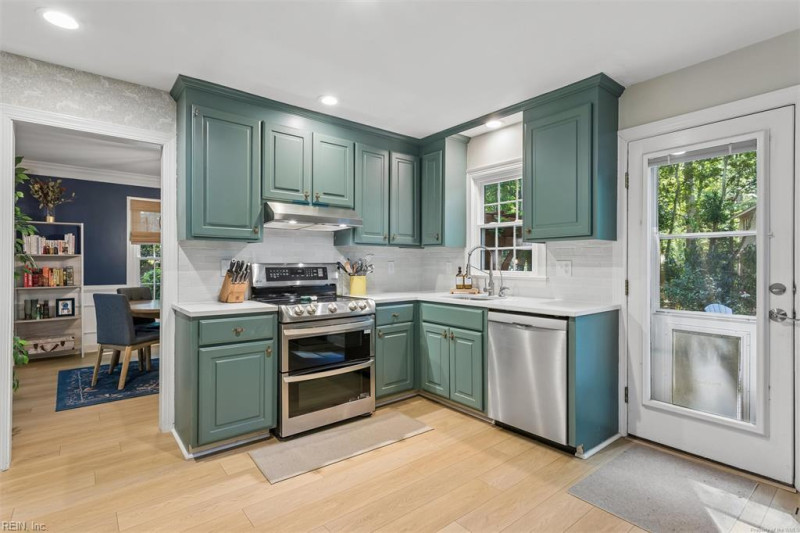 Photo 18 of 50 residential for sale in James City County virginia